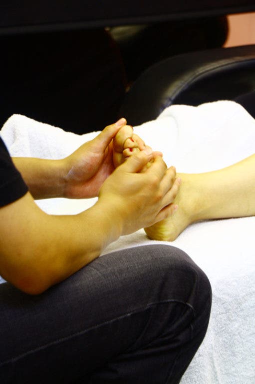 Foot Reflexology The Art Of Ancient Chinese Medicine Half Hollow