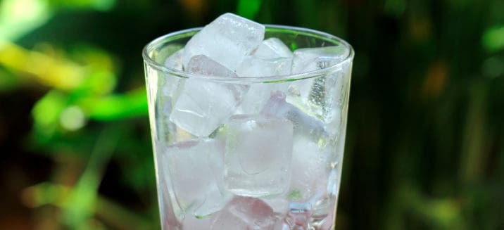 Is Eating Ice Bad For You Pagophagia Symptoms Causes Dr Axe